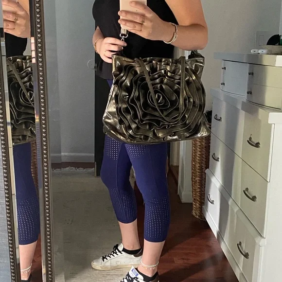 COPY - Valentino Garavani Petale Patent Leather Tote - Picture 8 of 8